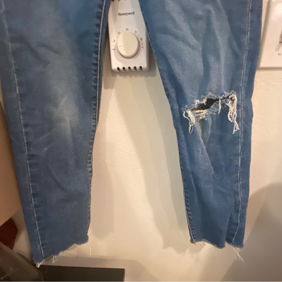 Levi Wedgie Fit Skinny Women’s Jeans with Button Fly - Picture 6 of 9